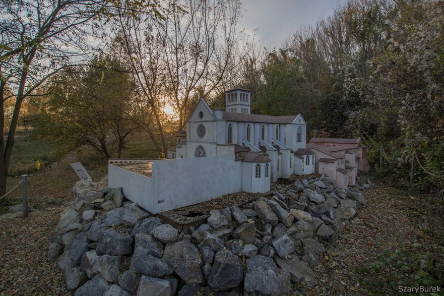 Opuszczony Park Miniatur Sakralnych w Częstochowie. Październik 2021