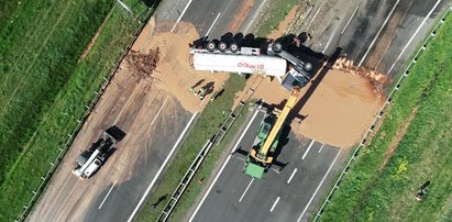 Czekolada zalała polską autostradę. Niezwykły wypadek