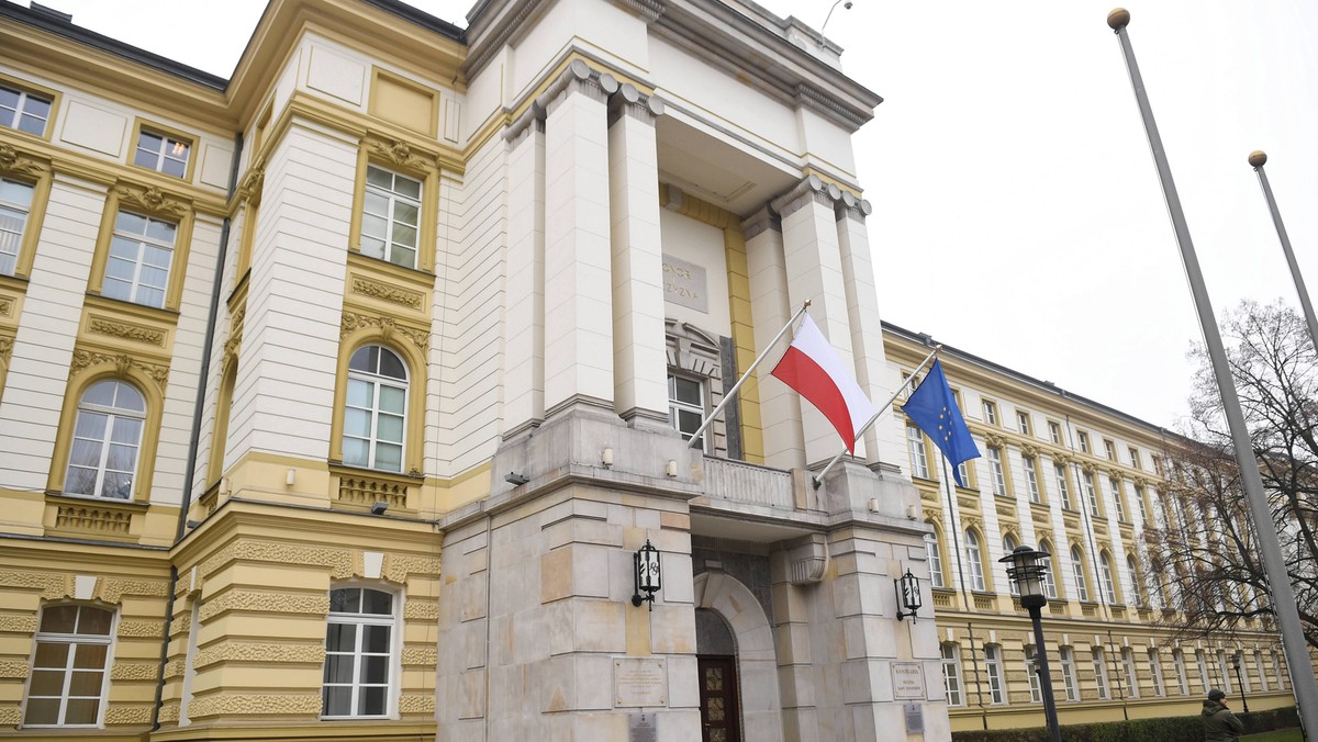 Gmach Kancelarii Prezesa Rady Ministrów w Al. Ujazdowskich w Warszawie 