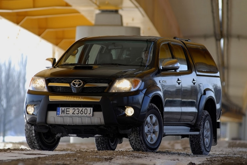 Używana Toyota Hilux: ciężarówka 4x4