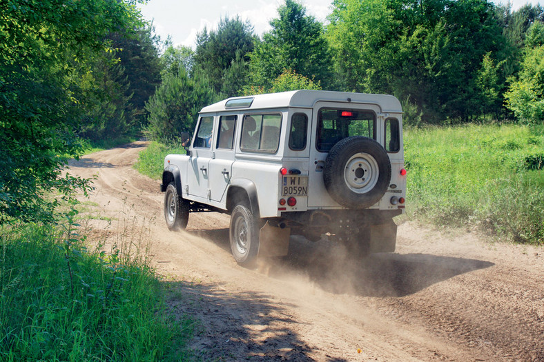 Mercedes G 350 kontra Land Rover Defender i Honker 2000: czy prawdziwe terenówki są na wymarciu?