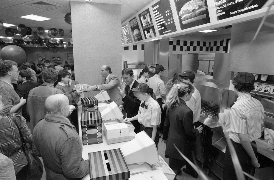 Otwarcie pierwszej restauracji McDonald's w Polsce, 1992 r. 
