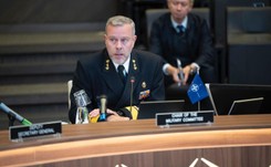 Przewodniczący komitetu NATO: Państwa sojuszu powinny przejść do 'gospodarki wojennej'