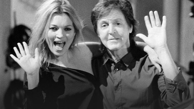 Paul McCartney z gwiazdami na planie teledysku "Queenie Eye"