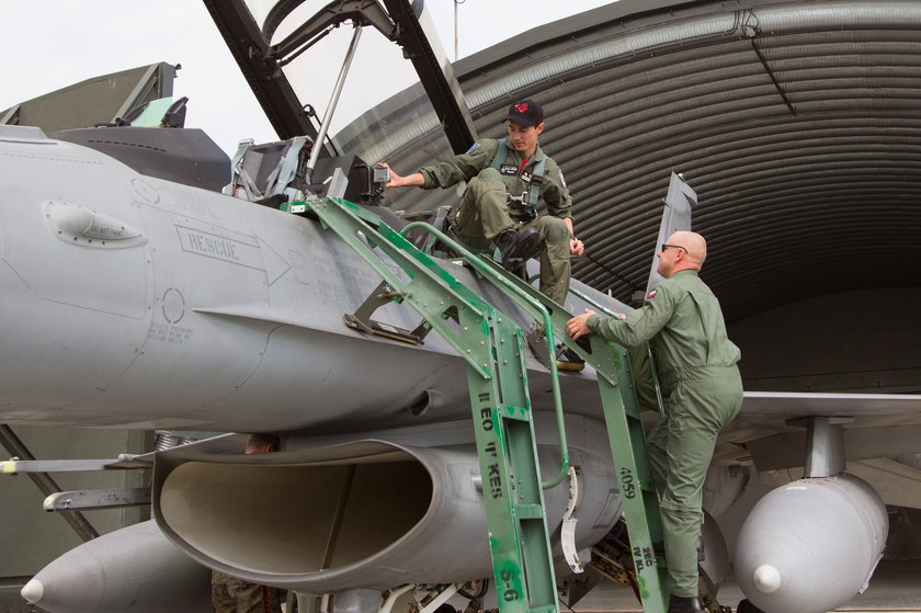 Kamil Stoch poleciał F-16!