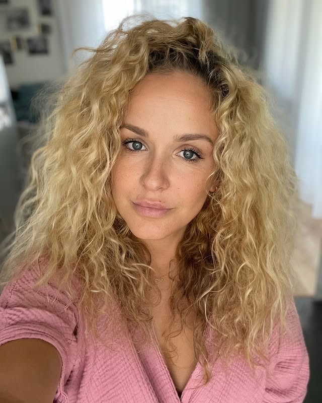 Slovenská speváčka a herečka Lucia Bugalová.