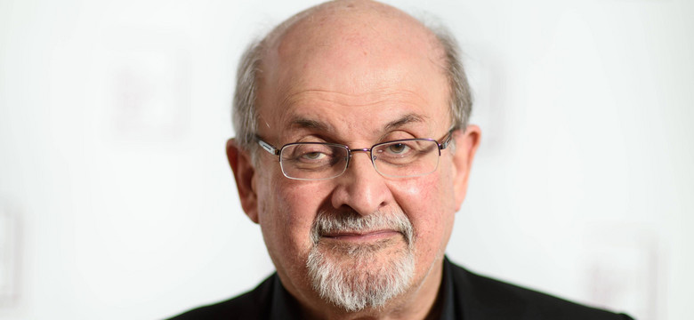 Salman Rushdie ugodzony nożem podczas wykładu w Nowym Jorku