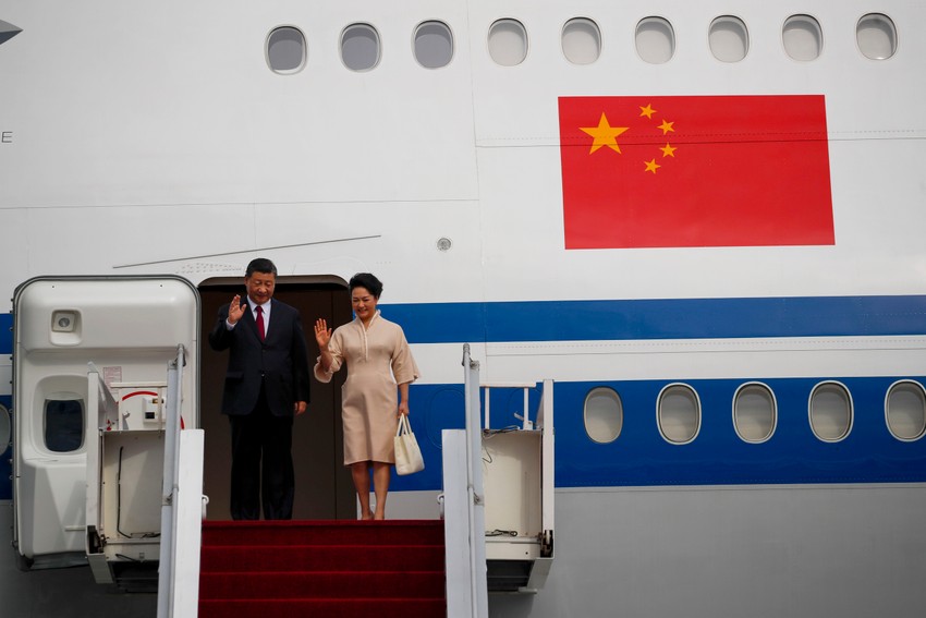 Si Đinping na aerodromu u Baliju, Indonezija