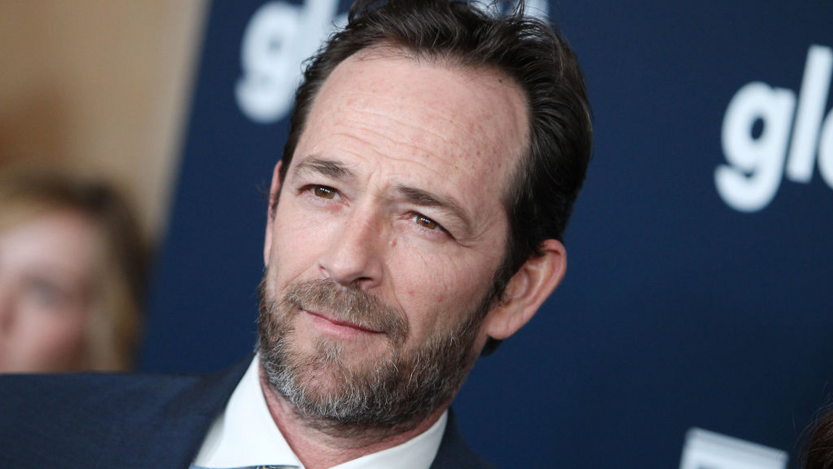 Znany z seriali "Beverly Hills, 90210" oraz "Riverdale" aktor Luke Perry trafił do szpitala z powodu rozległego udaru mózgu.