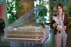 Cara Delevingne mieszka w "gabinecie śmiechu". Oto dom gwiazdy [FOTO]