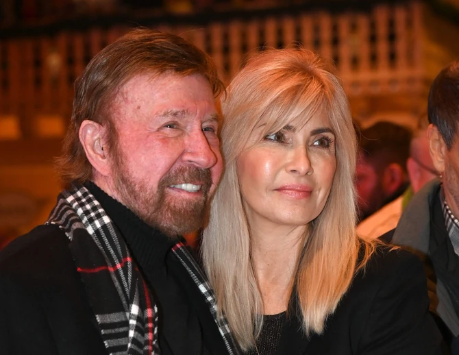 Čak Noris i Đina O'Keli