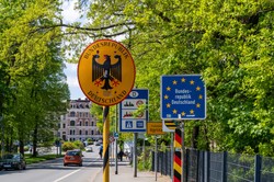 "Myśleliśmy, że konwencjonalna obrona terytorialna w Europie nie jest dłużej konieczna" [WYWIAD]