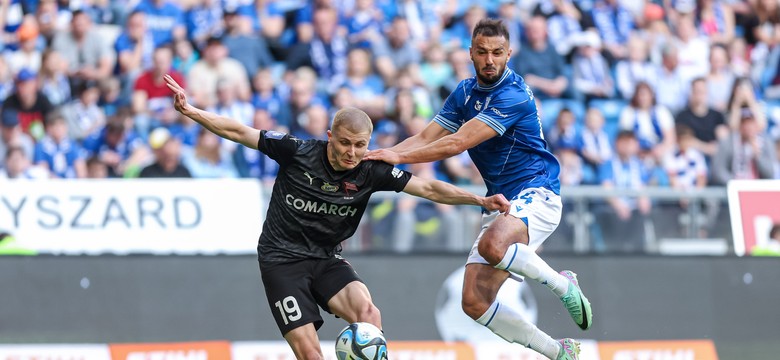 "Kolejorz" wykoleił się na "Pasach". Z wpadki Lecha cieszy się Jagiellonia
