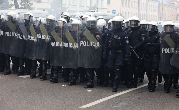 Biuro Nadzoru Wewnętrznego zajmuje się też wszelkimi nieprawidłowościami w pracy służb, w tym przypadkami łamania prawa, czy naruszenia etyki zawodowej. Weryfikuje również kandydatów na wyższe stanowiska w Policji, Straży Granicznej, Państwowej Straży Pożarnej i Służbie Ochrony Państwa