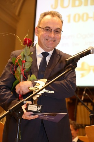 Prof. Filip Kaczmarek podczas obchodów 100-lecia III LO w Poznaniu w 2022 r.