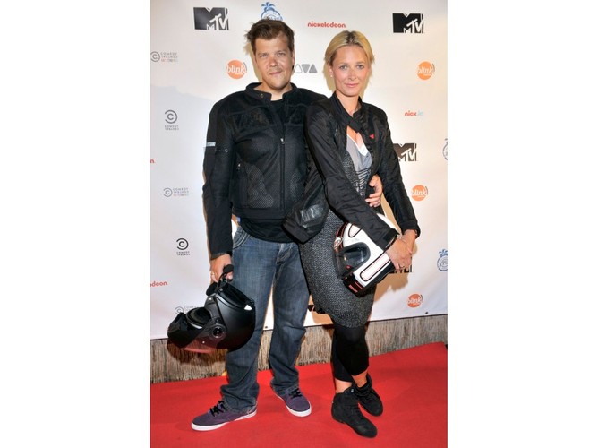 Modowe szaleństwo bez końca - Odeta Moro-Figurska i Michał Figurski na urodzinach MTV w warszawskim klubie La Playa.