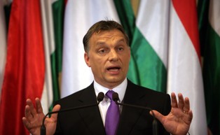 Viktor Orban. Inżynier społecznego strachu
