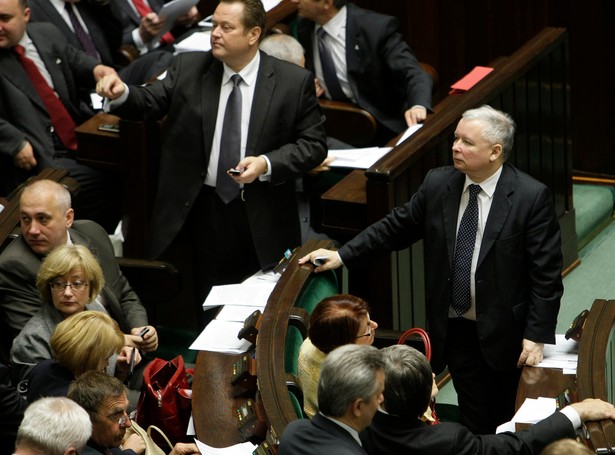 Kaczyński wysyła posłów PiS do szkoły