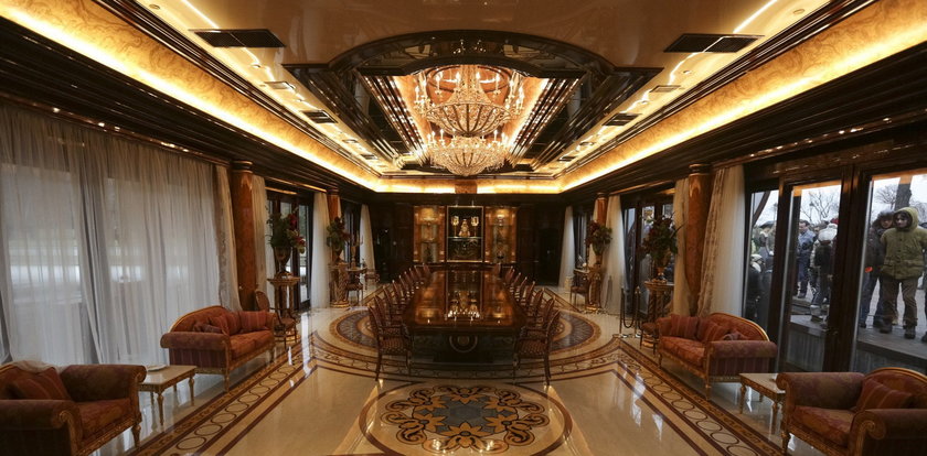 W takich luksusach mieszkał Janukowycz. Miał nawet galeon!