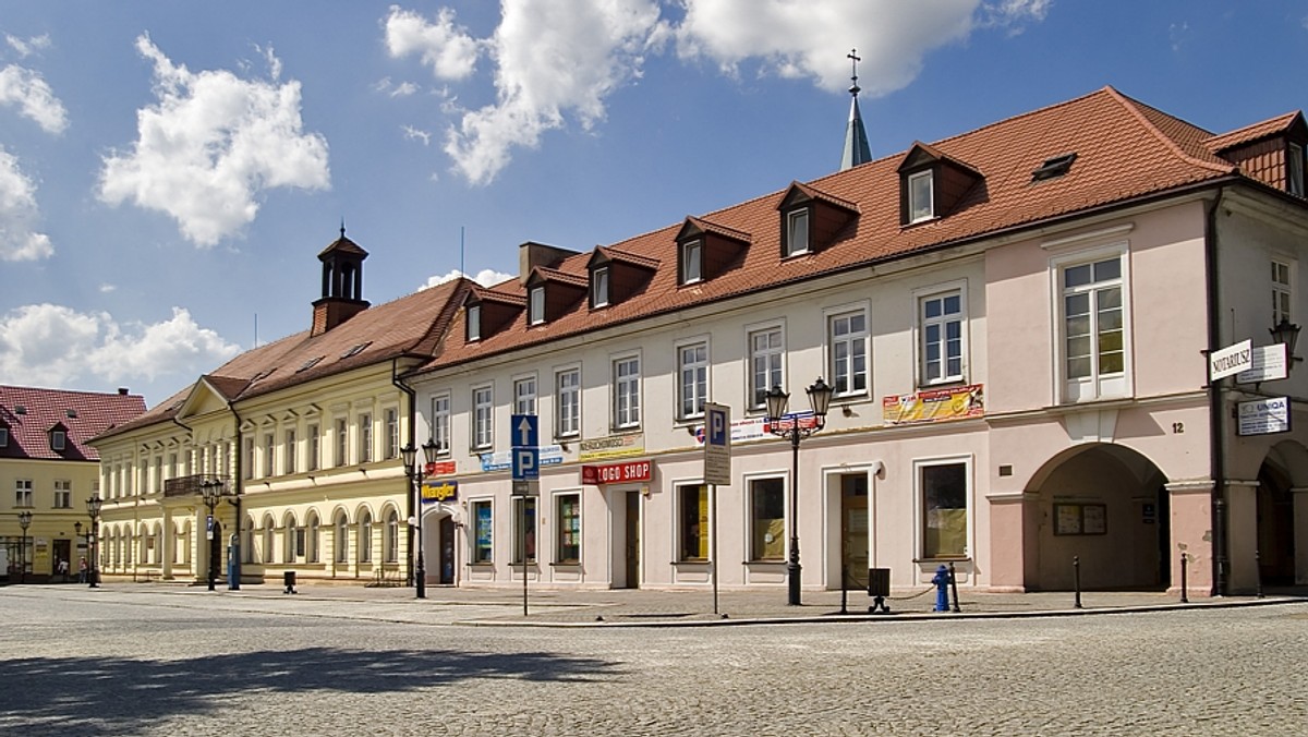 Sejsmograf, który będzie monitorował wstrząsy powstałe w wyniku tąpnięć w bieruńskiej kopalni Piast, zostanie wkrótce zamontowany w Oświęcimiu (Małopolskie) - poinformowała w poniedziałek rzecznik miejscowego magistratu Katarzyna Kwiecień.