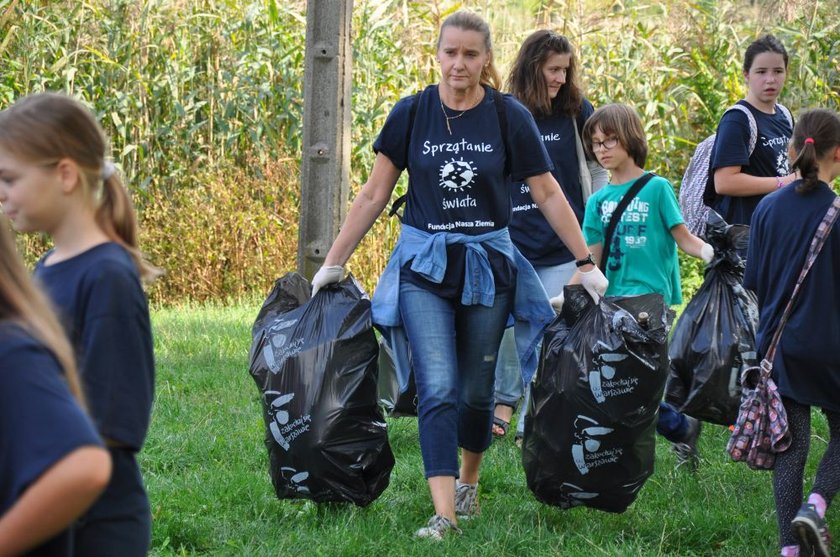 Posprzątaliśmy Jeziorko Czerniakowskie. Uczestnicy zebrali 100 worków śmieci