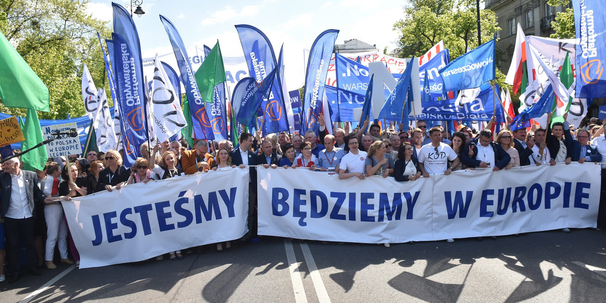 Demonstracja KOD-u w Warszawie