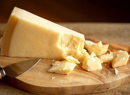 Hogyan készül valójában a parmezán sajt? A válasz sokakat megdöbbenthet című cikk nyitóképe