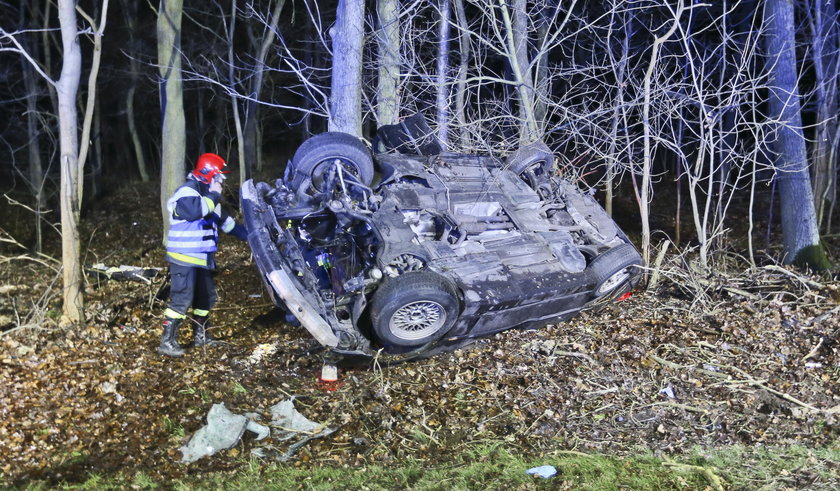 Groza pod Świdnicą. Nastolatkowie wygłupiali się w aucie, tak to się skończyło