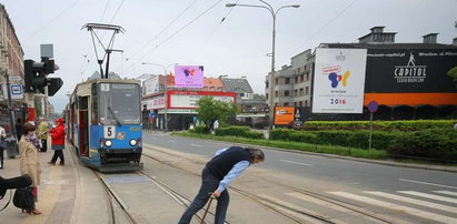 Tramwaje stanęly w korku