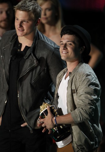 Josh Hutcherson i Alexander Ludwig nagrodzony MTV Movie Awards
