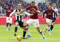 Liga włoska: Piątek znów cały mecz oglądał z ławki rezerwowych