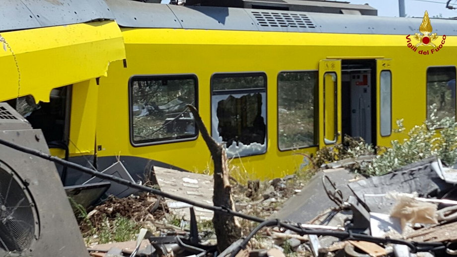 Katastrofa kolejowa we Włoszech. Zderznie czołowe pociągów niedaleko Bari