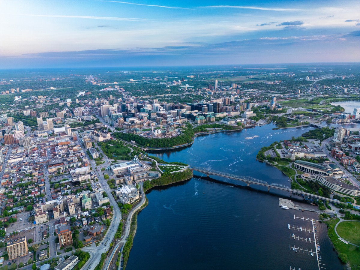 Kanada stawia na przejrzystość w użyciu AI. Powstał pierwszy publiczny rejestr