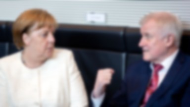 Niemcy: Seehofer naciska na Merkel. "Dymisja byłaby światową prapremierą"