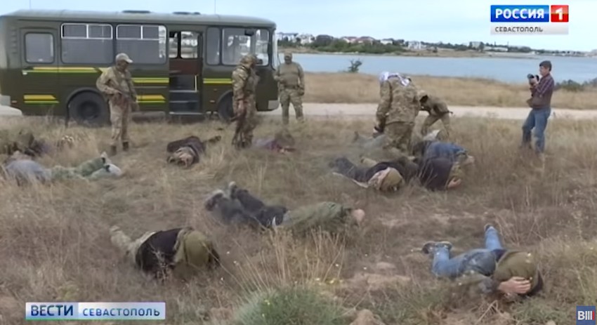 Novinarima su pucali iznad glave i terali ih da puze po zemlji