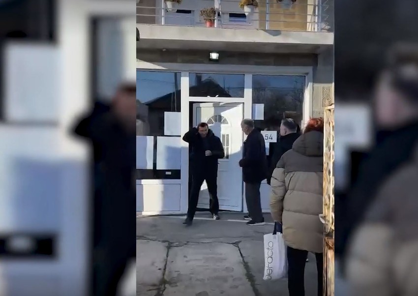 Glasanje u porodičnim kućama