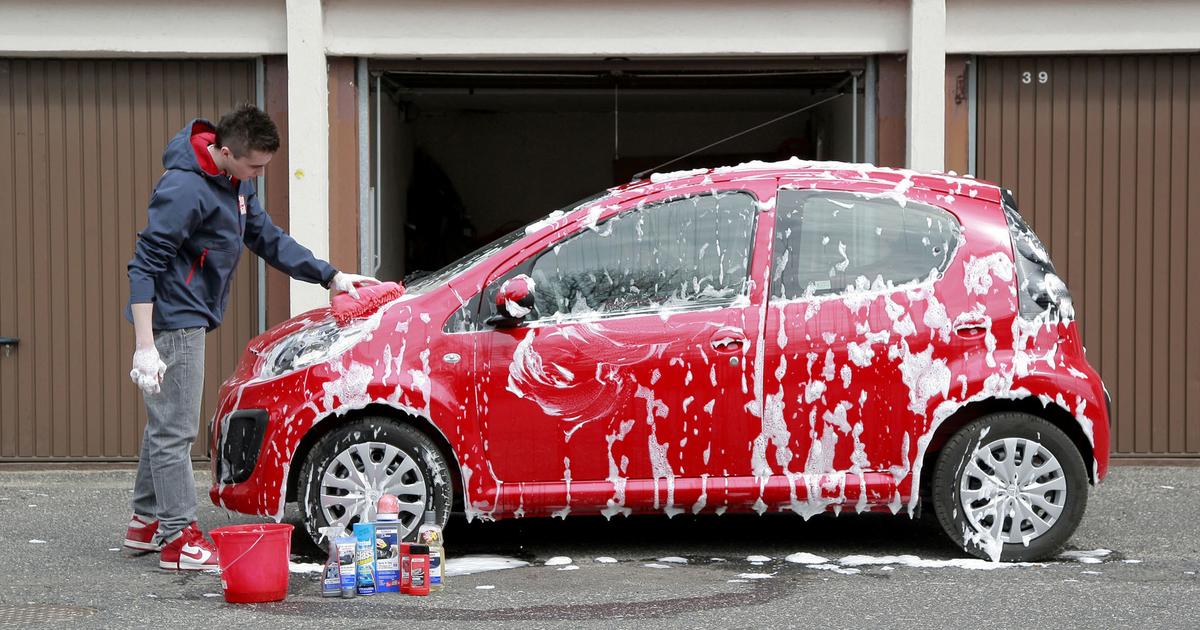 Czy można myć auto na własnej posesji? Sprawdziliśmy
