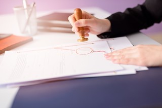 Czy darowizna w transzach wpływa na obowiązki podatkowe?