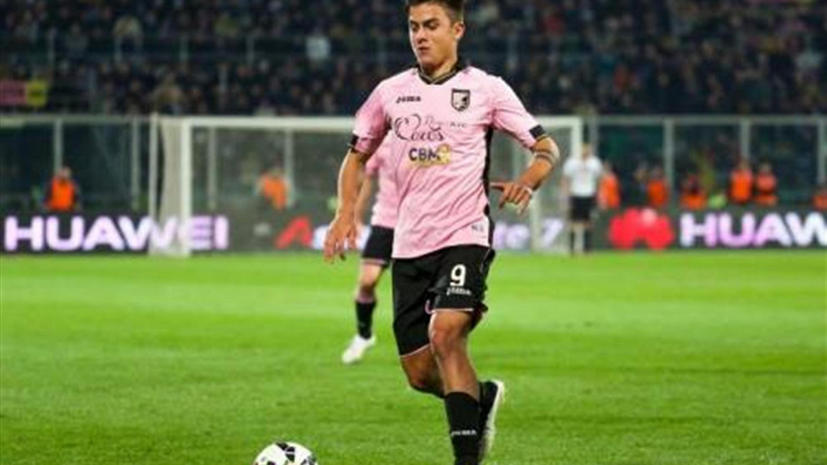 Dziennik "La Gazzetta dello Sport" twierdzi, że Paulo Dybala po zakończeniu sezonu odejdzie z Palermo, ale nadal nie podjął decyzji, gdzie będzie grał. Największe szanse na jego pozyskanie ma Juventus Turyn, jednak zawodnik jest otwarty na propozycje z innych klubów.