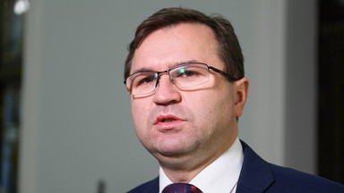 Poseł Girzyński musiał wiedzieć, że nie powinien się szczepić jako pracownik UMK