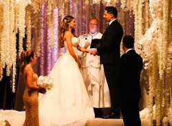 Ach o to był za ślub! Piękna Sofia Vergara wyszła za wilkołaka [ZDJĘCIA]