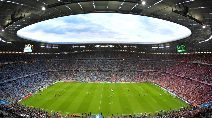 Nem kizárt, hogy a müncheni Allianz Arénában a nézőtér szivárványszínben fog pompázni / Fotó: MTI/EPA/Peter Kneffel