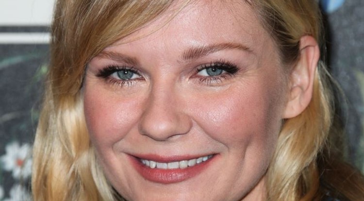 Kirsten Dunst pocakja egyre szebben gömbölyödik