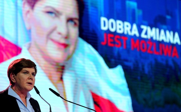 Katowice, 04.07.2015. Wystąpienie programowe wiceprezes PiS i kandydatki partii na premiera RP Beaty Szydło, podczas drugiego dnia Konwencji Programowej Prawa i Sprawiedliwości, w Katowicach. (mr) PAP/Andrzej Grygiel