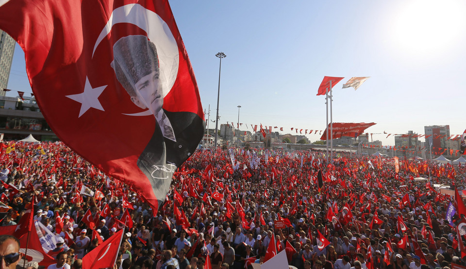 Setki tysięcy ludzi demonstrowały na placu Taksim w Stambule