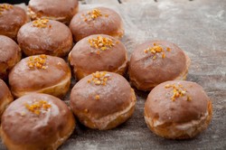 Tłusty czwartek 2024: Najlepszy lukier na pączki [3 PRZEPISY]