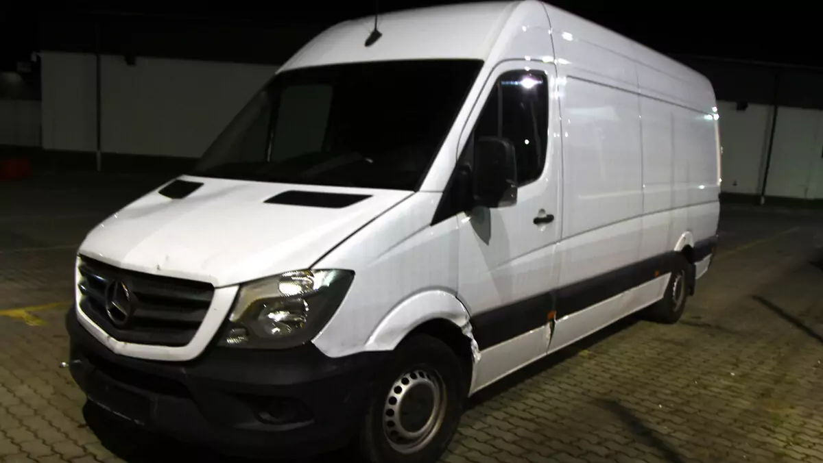 Odzyskany Mercedes Sprinter na granicy