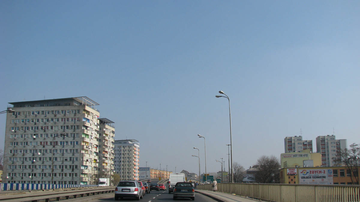 Urząd miasta musi poprawić przetarg na budowę węzła drogowego nad obwodnicą Opola - informuje "Nowa Trybuna Opolska".
