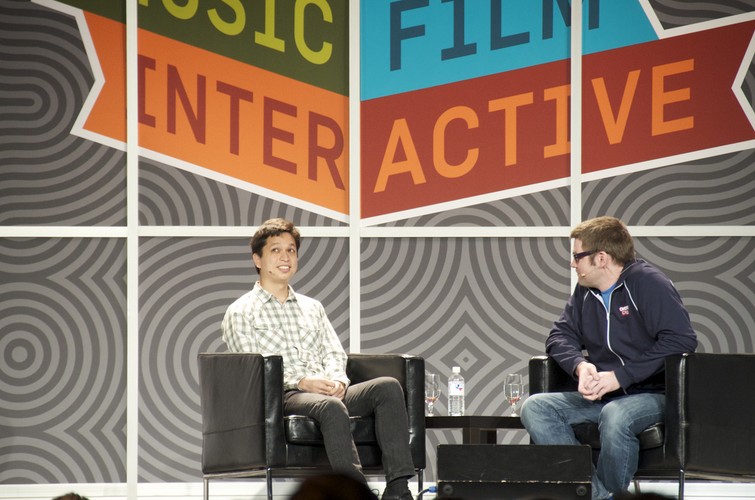 <b>Ben Silbermann (na zdjęciu po lewej), Paul Sciarra i Evan Sharp (Pinterest) </b><br /> Pinterest zdecydowanie ma szansę powtórzyć sukces Facebooka. Ten serwis społecznościowy można porównać do internetowej tablicy korkowej, do której można przypiąć (ang. - pin) różne treści z sieci - są to przede wszystkim zdjęcia, choć przypinać można także filmy. Wszystko, co wyda nam się interesujące, można wrzucić na Pinterest jednym kliknięciem.