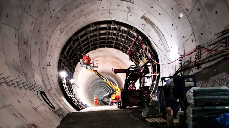  Budowa tunelu pod Świną